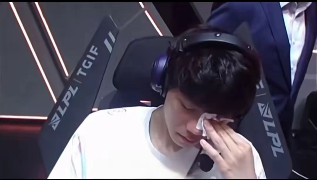 Faker新星重返赛场表现突出，C9前途光明！观众掌声雷动(英雄联盟faker直播带货1700万)