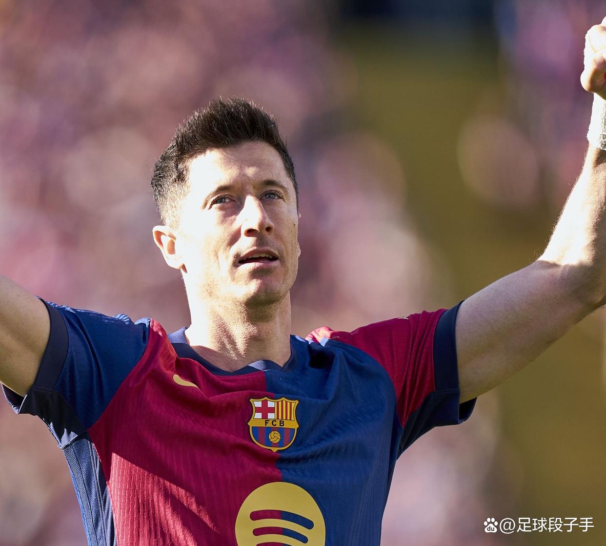 莱万多夫斯基迎来二十赛季高光表现,皇家马德里球迷沸腾!的简单介绍 莱万多夫斯基迎来二十赛季高光表现,皇家马德里球迷沸腾!的简单介绍